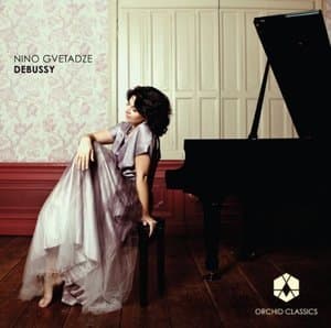 Plays Debussy